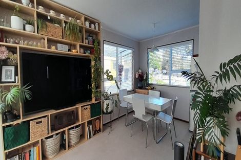 Photo of property in 104 Tauhinu Road, Miramar, Wellington, 6022