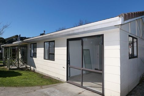 Photo of property in 13 Redwood Close, Paraparaumu, 5032