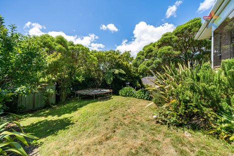 Photo of property in 4 Pekanga Road, Normandale, Lower Hutt, 5010