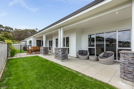 Photo of property in 28 Banks Boulevard, Whitby, Porirua, 5024