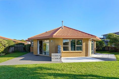 Photo of property in 5 Marewa Place, Waikanae Beach, Waikanae, 5036