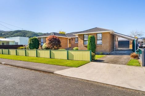 Photo of property in 64 Golders Road, Elderslea, Upper Hutt, 5018