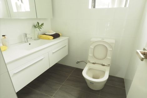 Photo of property in 2/10 Silver Moon Road, Albany Heights, Auckland, 0632