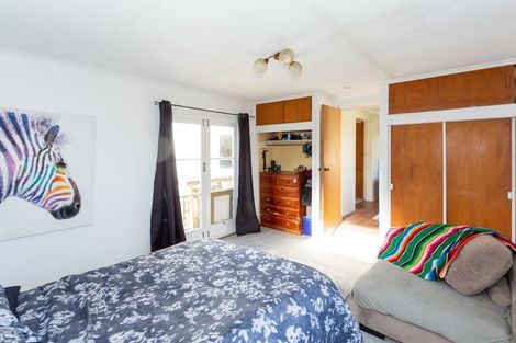 Photo of property in 64 Great North Road, Saint Johns Hill, Whanganui, 4500