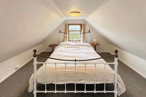 Photo of property in 1 Hawkhurst Road, Lyttelton, 8082