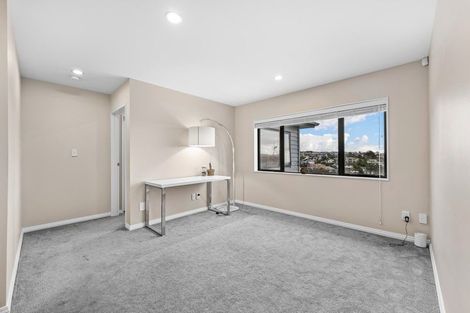 Photo of property in 11 Matisse Drive, West Harbour, Auckland, 0618