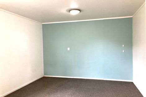 Photo of property in 36 Madigan Place, Glendene, Auckland, 0602