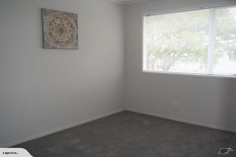 Photo of property in 17 Becker Drive, Weymouth, Auckland, 2103