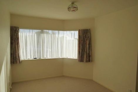 Photo of property in 5 Kellyville Heights, Merrilands, New Plymouth, 4312