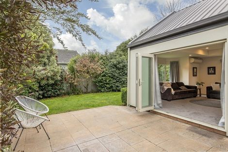 Photo of property in 22 Fineran Lane, Cashmere, Christchurch, 8022