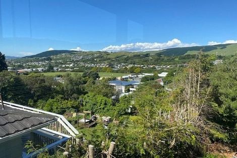 Photo of property in 21 Saint Edmund Crescent, Tawa, Wellington, 5028