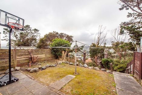 Photo of property in 18 Hollydale Grove, Churton Park, Wellington, 6037