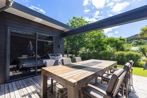 Photo of property in 1 Coral Place, Matapouri, Whangarei, 0173