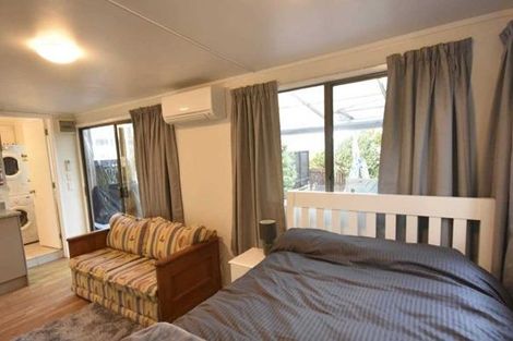 Photo of property in 38 Normanton Street, Glenfield, Auckland, 0629