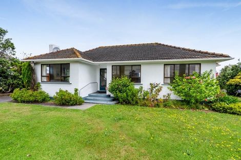 Photo of property in 80 Gisborne Terrace, Opunake, 4616
