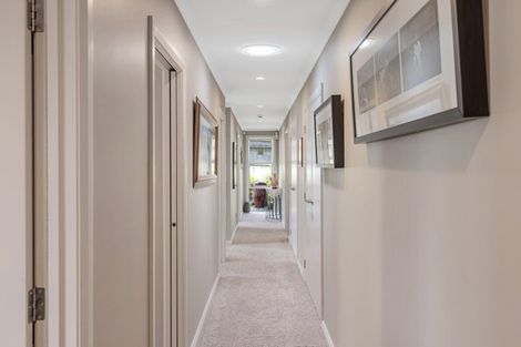 Photo of property in 11 Monaco Grove, Fitzherbert, Palmerston North, 4410