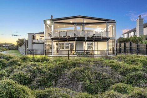 Photo of property in 4 Lagoon Way, Omaha, 0986