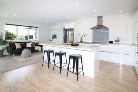 Photo of property in 28 Feist Street, Carterton, 5713