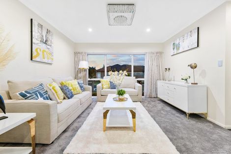 Photo of property in 1 Stamford Crescent, Flat Bush, Auckland, 2019
