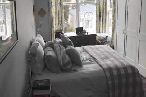 Photo of property in 4 Caroline Street, Mount Victoria, Wellington, 6011