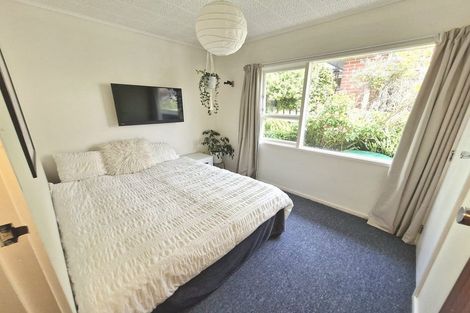Photo of property in 14 Robert Street, Newlands, Wellington, 6037