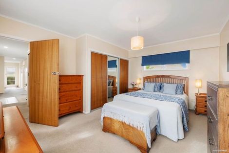 Photo of property in 13 Quibray Place, Botany Downs, Auckland, 2010