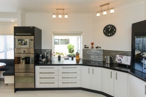 Photo of property in 20a Busby Hill, Havelock North, 4130