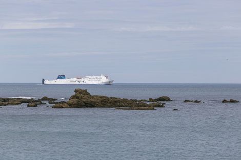 Photo of property in 32 Owhiro Bay Parade, Owhiro Bay, Wellington, 6023