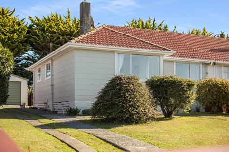Photo of property in 96 Main Road, Titahi Bay, Porirua, 5022