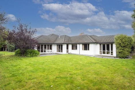 Photo of property in 37 Hussey Road, Harewood, Christchurch, 8051