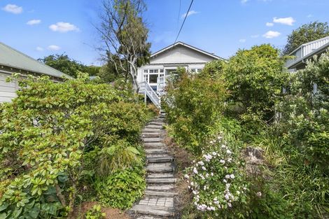 Photo of property in 27 Marine Parade, Macandrew Bay, Dunedin, 9014