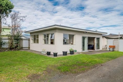 Photo of property in 16 Eruini Street, Waikanae Beach, Waikanae, 5036