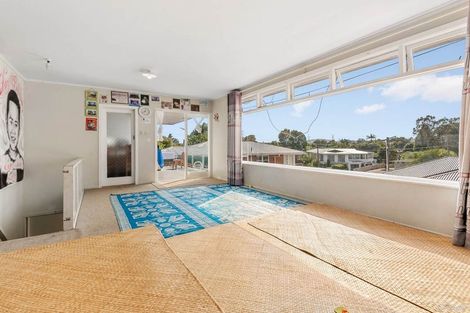 Photo of property in 13 Kelston Street, New Lynn, Auckland, 0600
