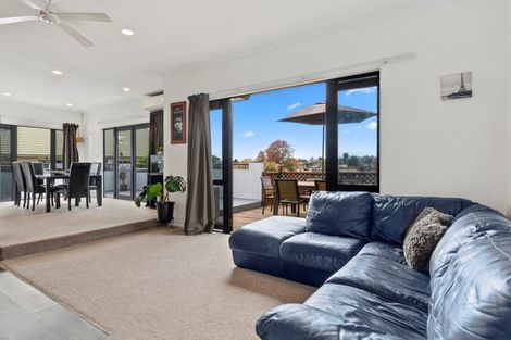 Photo of property in 15 Harlech Glen, Bethlehem, Tauranga, 3110