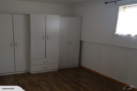 Photo of property in 2 Easton Park Parade, Glenfield, Auckland, 0629