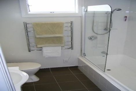 Photo of property in 124 Somerfield Street, Somerfield, Christchurch, 8024