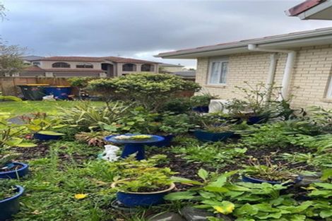 Photo of property in 12 Malin Place, Pinehill, Auckland, 0632