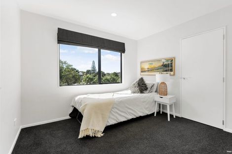 Photo of property in 6a Tallington Crescent, Torbay, Auckland, 0630