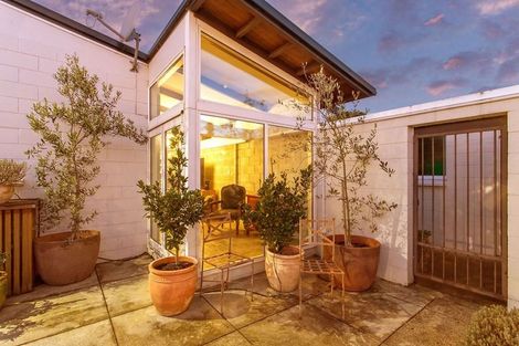 Photo of property in 9 Burrows Place, Ilam, Christchurch, 8041