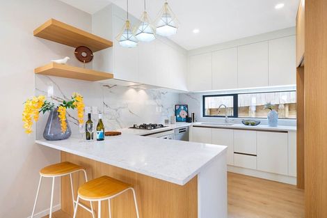 Photo of property in 8b Mason Street, New Lynn, Auckland, 0600