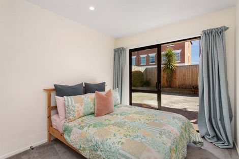 Photo of property in 2/4 Nova Place, Christchurch Central, Christchurch, 8011