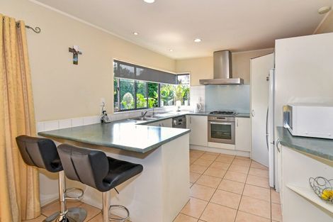 Photo of property in 27 Cottesmore Place, Huntington Park, Auckland, 2013