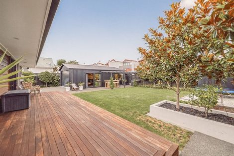 Photo of property in 87 Beachville Road, Redcliffs, Christchurch, 8081