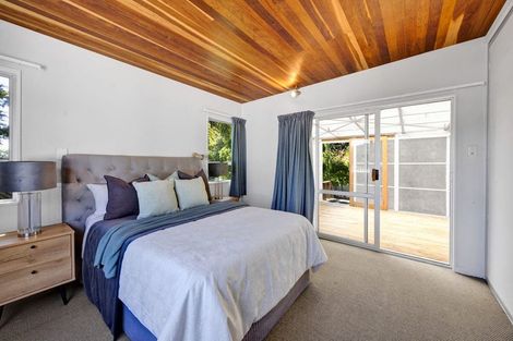 Photo of property in 37 Awanui Street, Merrilands, New Plymouth, 4312