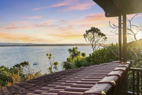 Photo of property in 16 Brigantine Drive, Beach Haven, Auckland, 0626