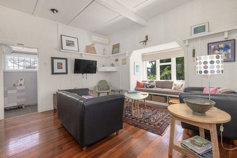 Photo of property in 11 Whanake Street, Titahi Bay, Porirua, 5022