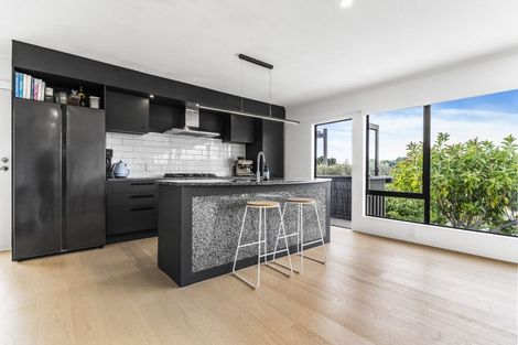 Photo of property in 3/52 Thatcher Street, Mission Bay, Auckland, 1071