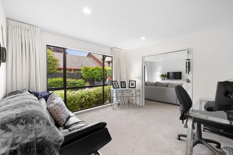 Photo of property in 73 Lowry Avenue, Redwood, Christchurch, 8051