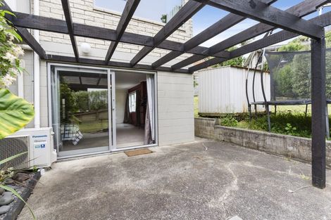Photo of property in 12 Tanglewood Place, Cockle Bay, Auckland, 2014