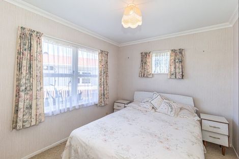 Photo of property in 10 Ross Street, Levin, 5510